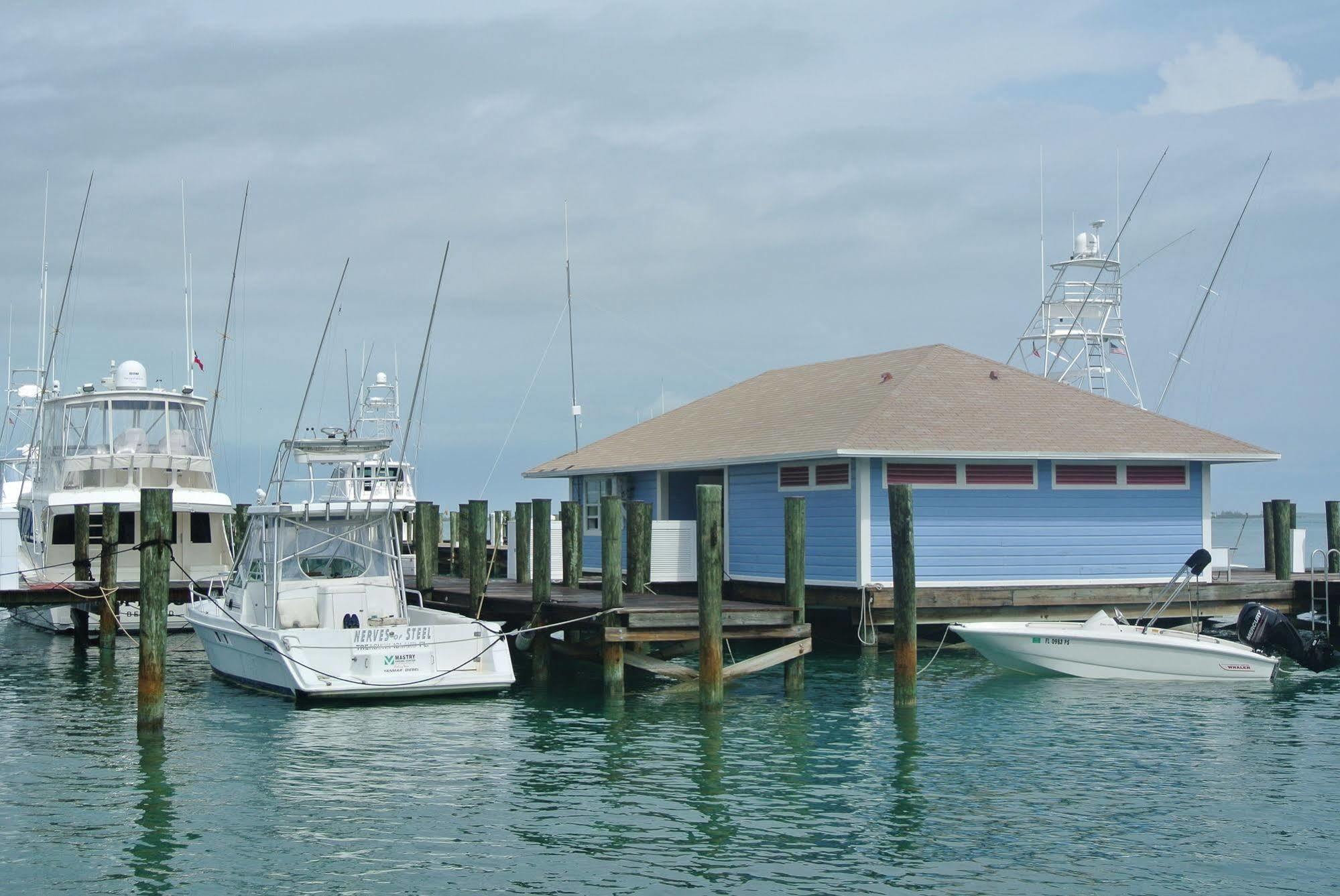Romora Bay Resort & Marina Dunmore Town Exterior photo